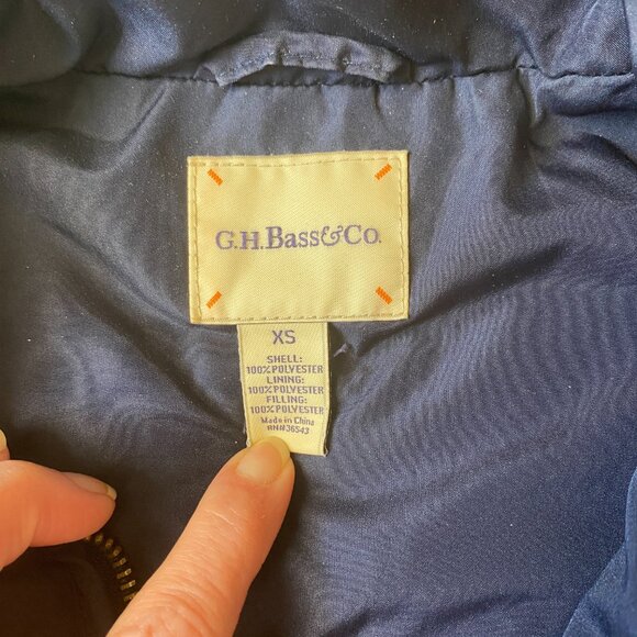 G.H.Bass & Co. dark blue women's XS collared sleeveless zip up puffer vest - Picture 9 of 10